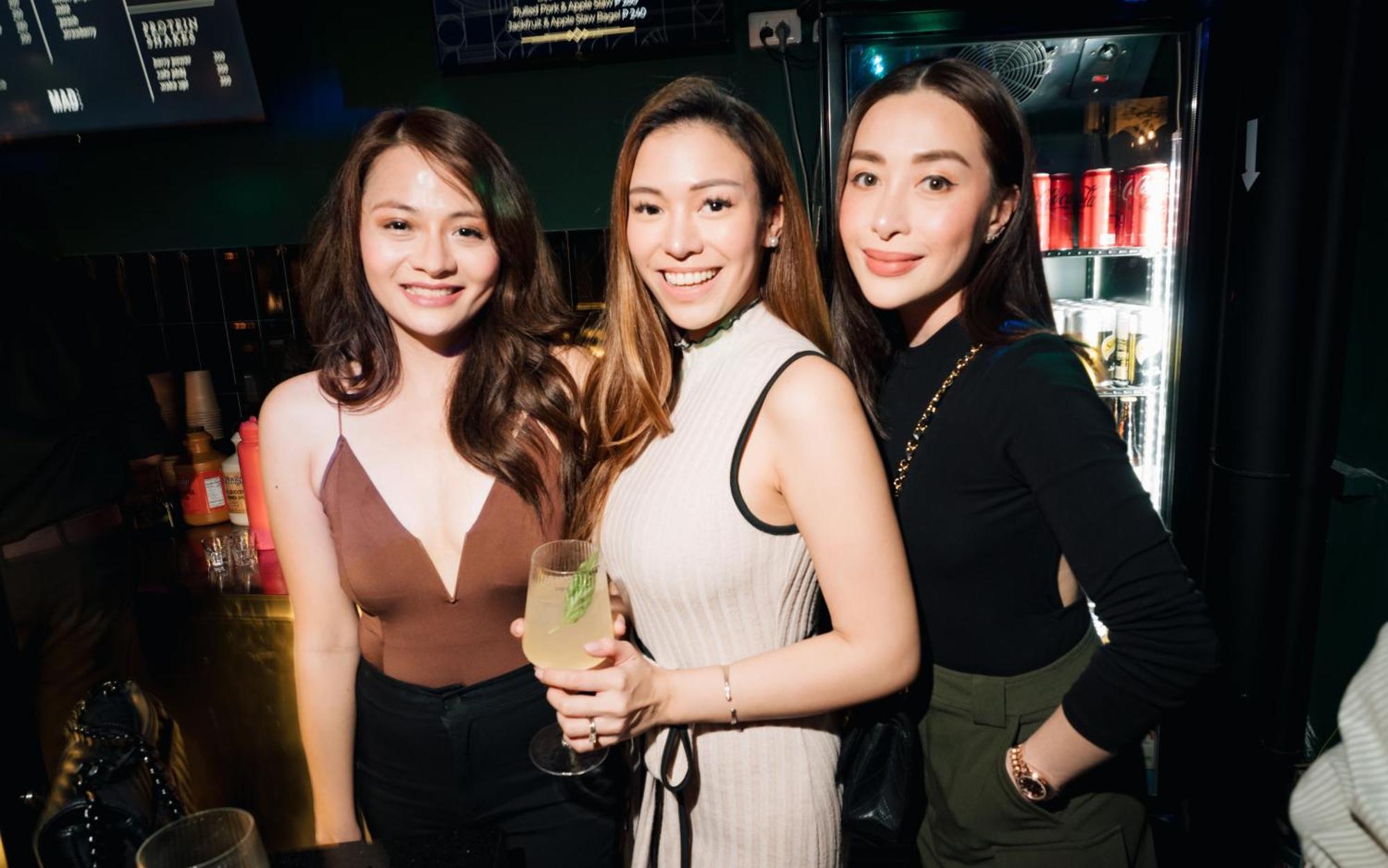マカティ Mad Monkey Manilaホステル エクステリア 写真