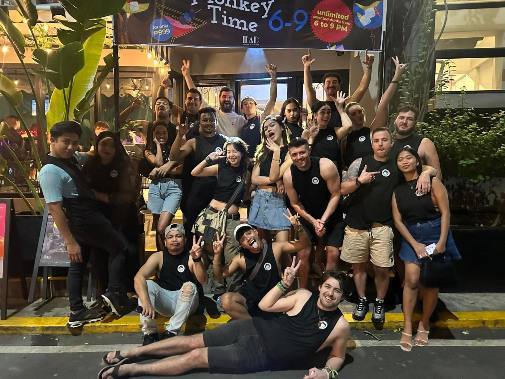 マカティ Mad Monkey Manilaホステル エクステリア 写真