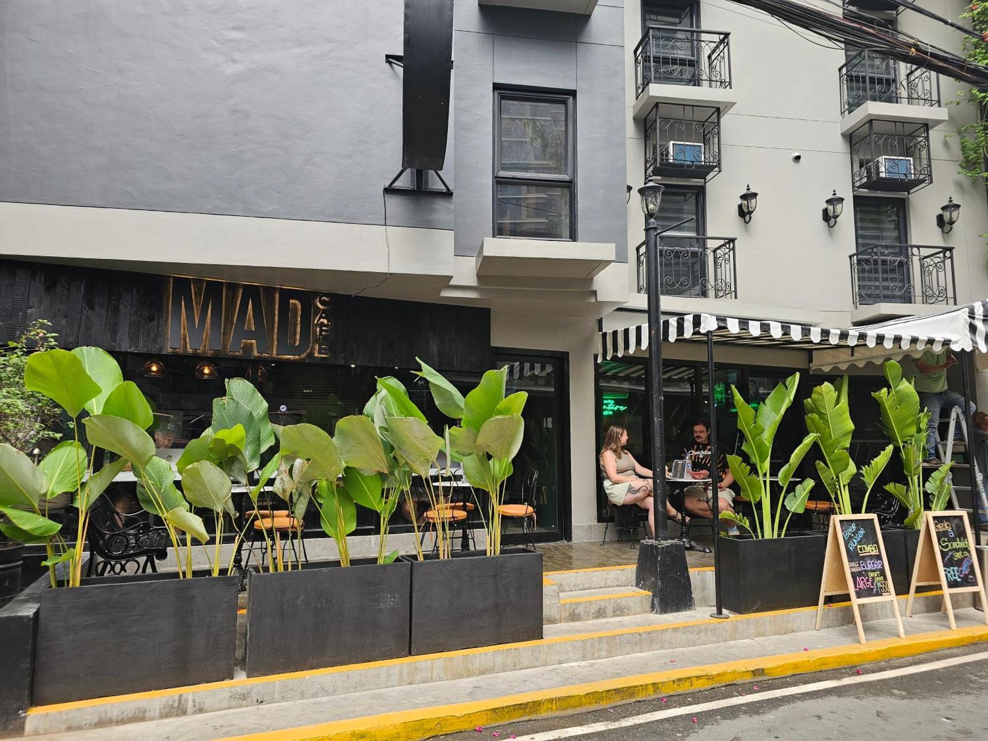 マカティ Mad Monkey Manilaホステル エクステリア 写真