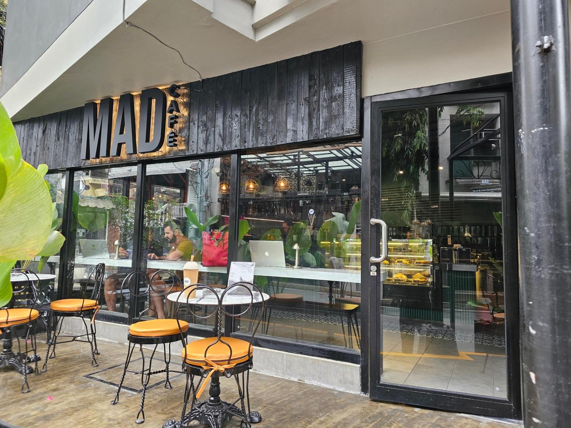 マカティ Mad Monkey Manilaホステル エクステリア 写真