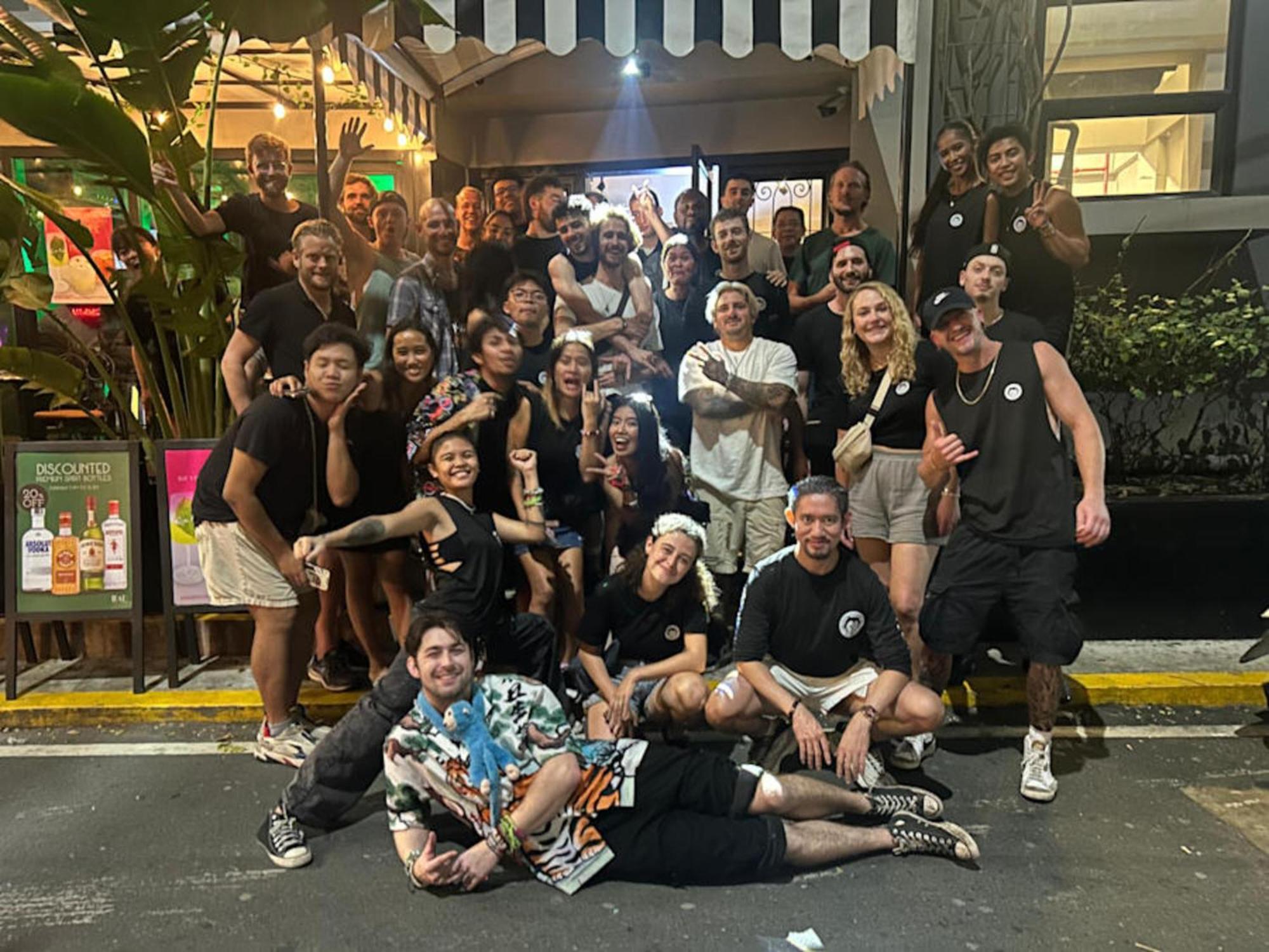 マカティ Mad Monkey Manilaホステル エクステリア 写真